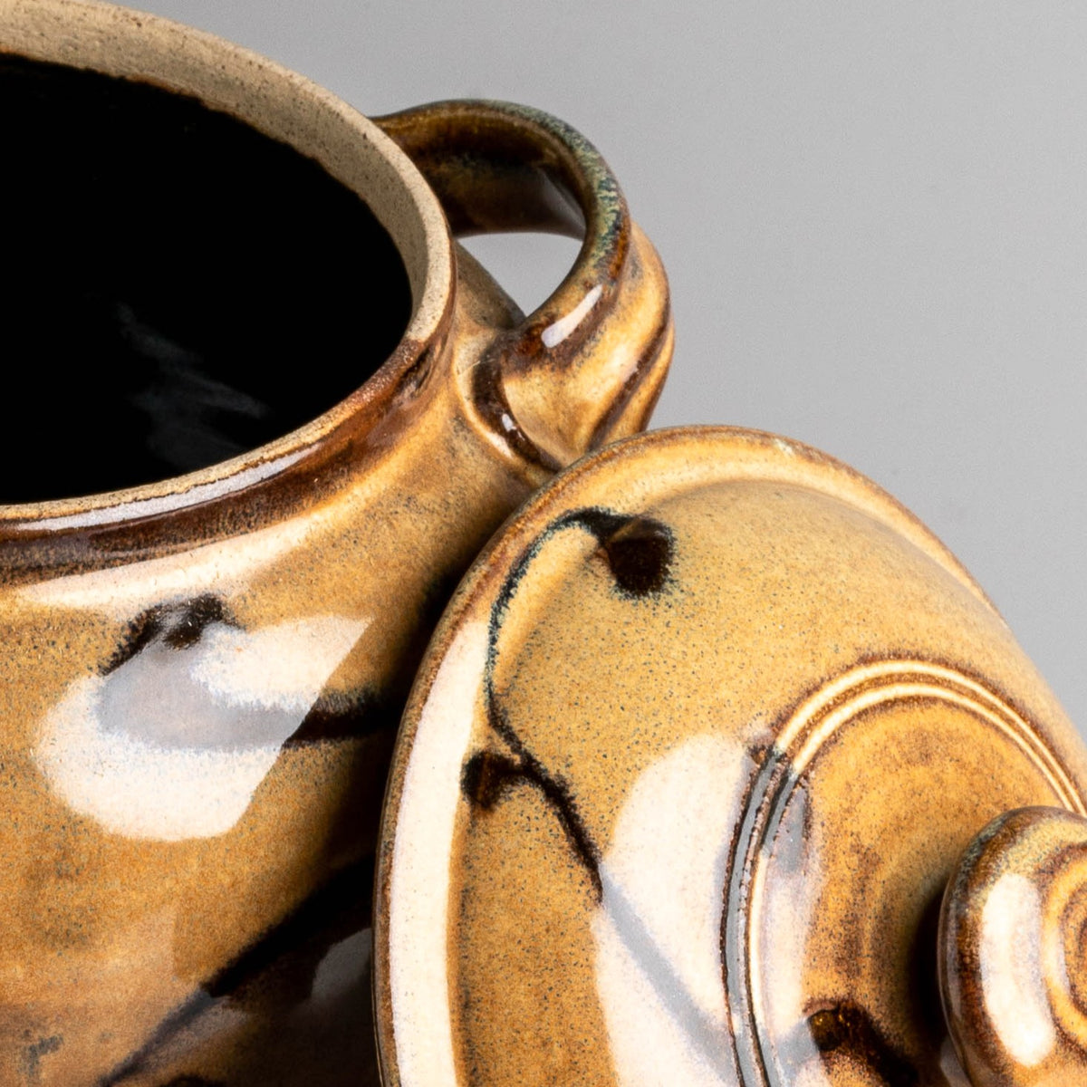 Ember Stroke Pot