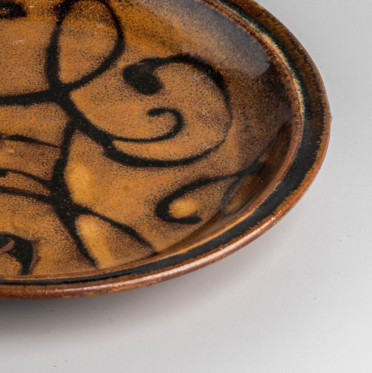 Echoes in Clay Plate