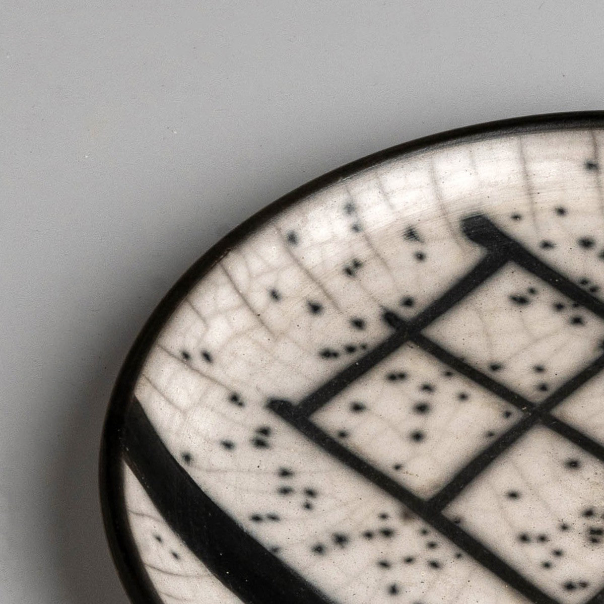 Echoing Memory Plate