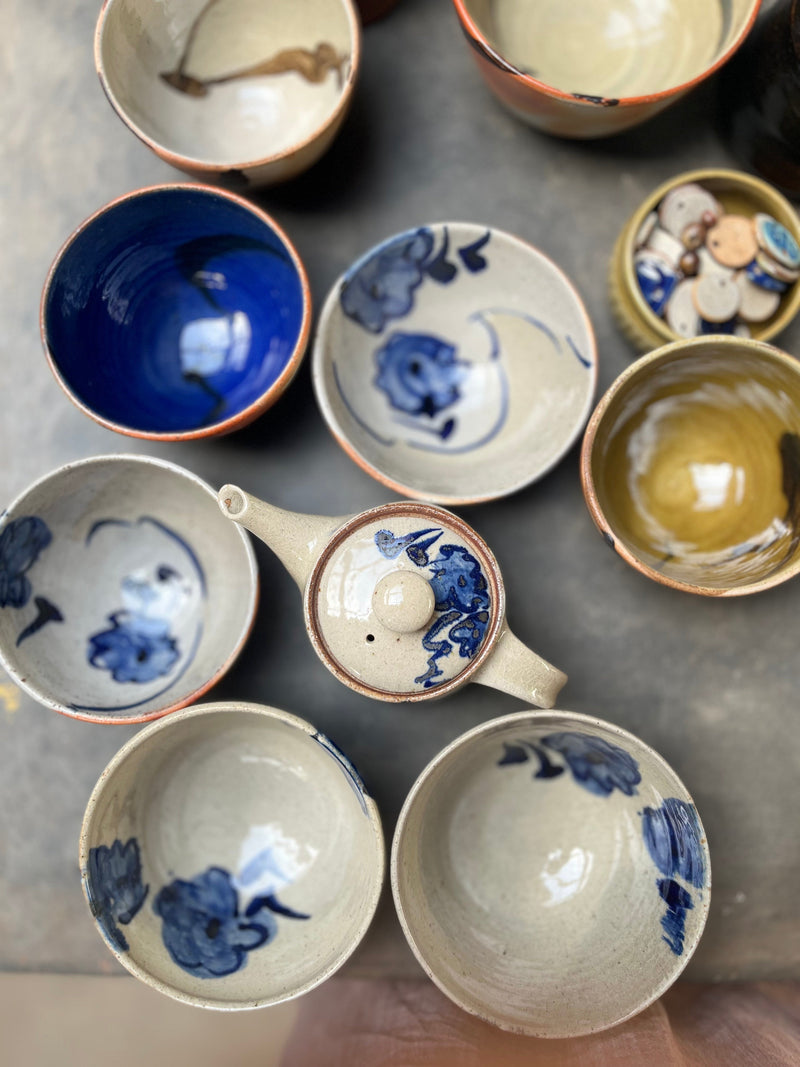 Luxury Dining Table Setup: Ceramic Centerpieces for Festive Gatherings | Merme