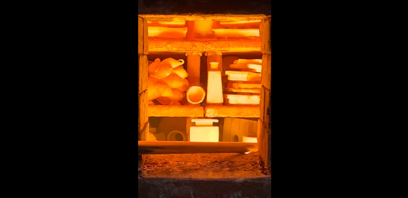 Types of Pottery Firing Techniques Compared: Raku, Wood, Soda, Salt & Anagama | Merme