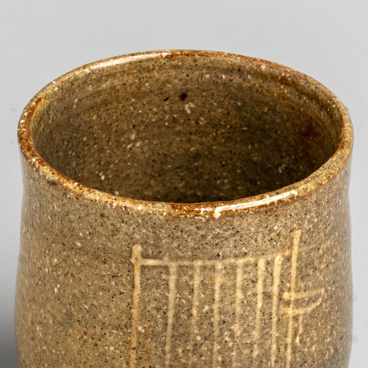 Plinth Yam Cup