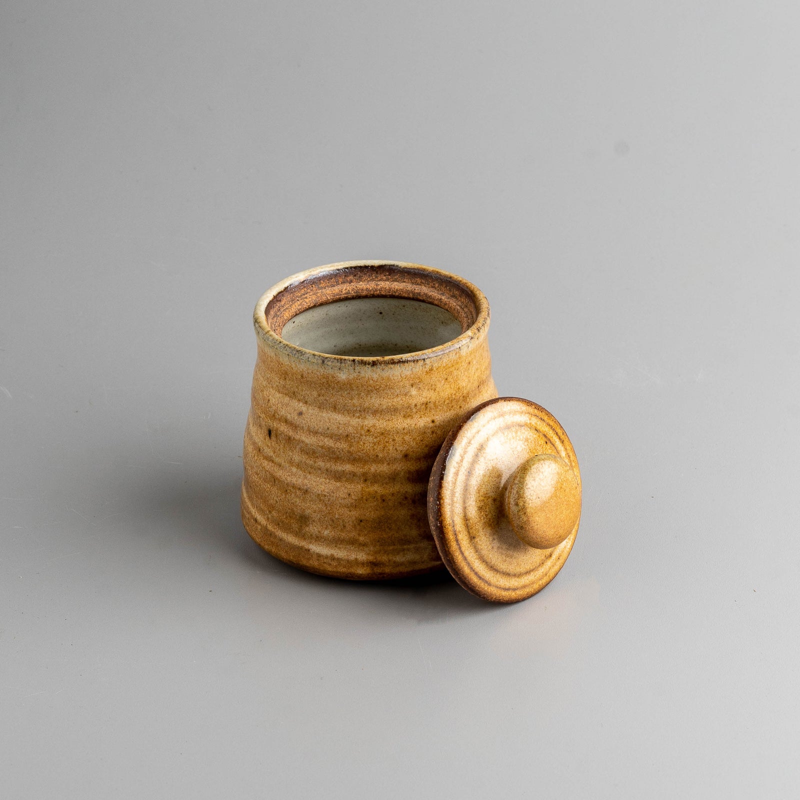 Honeyed Amber Lidded container