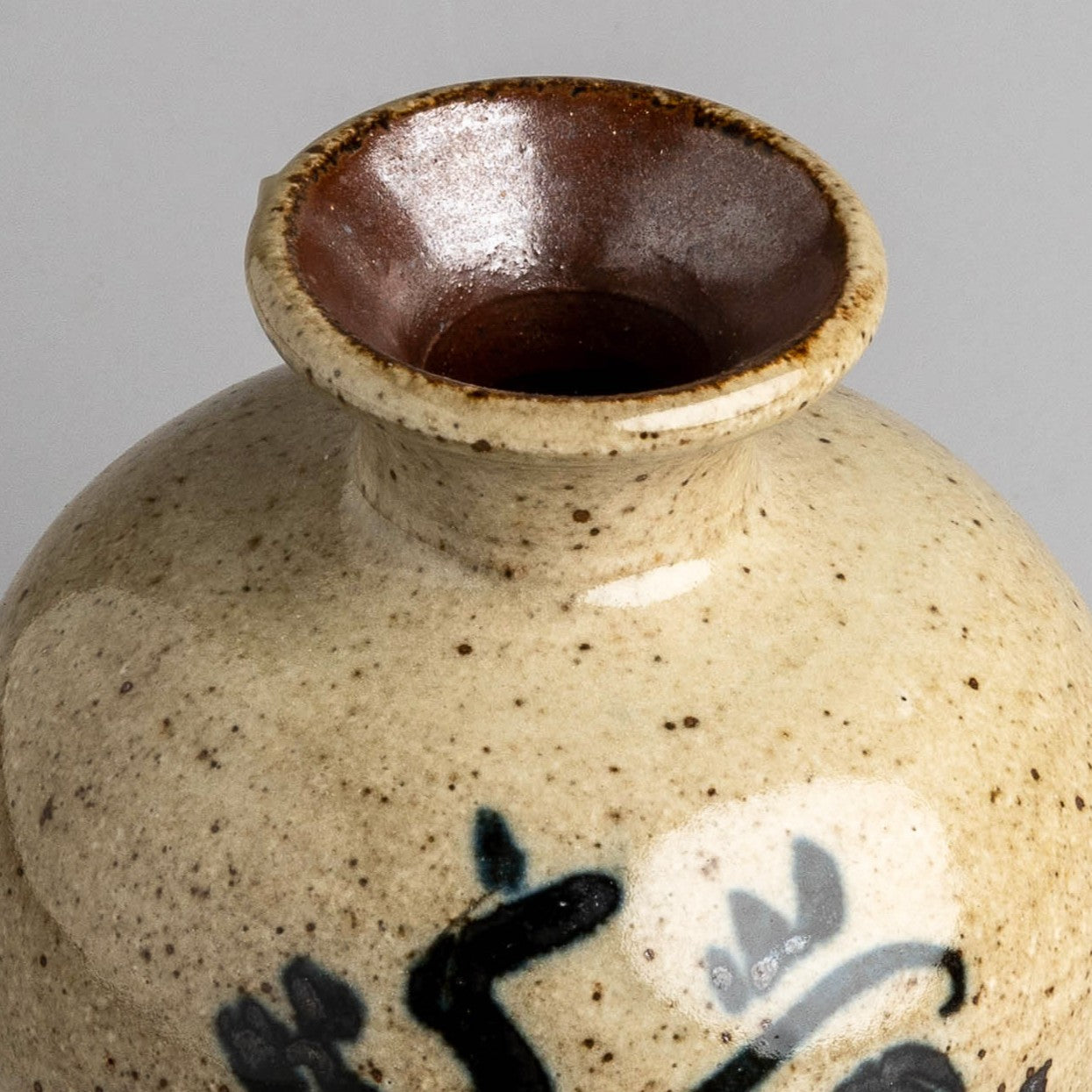 Echoed Line Vase