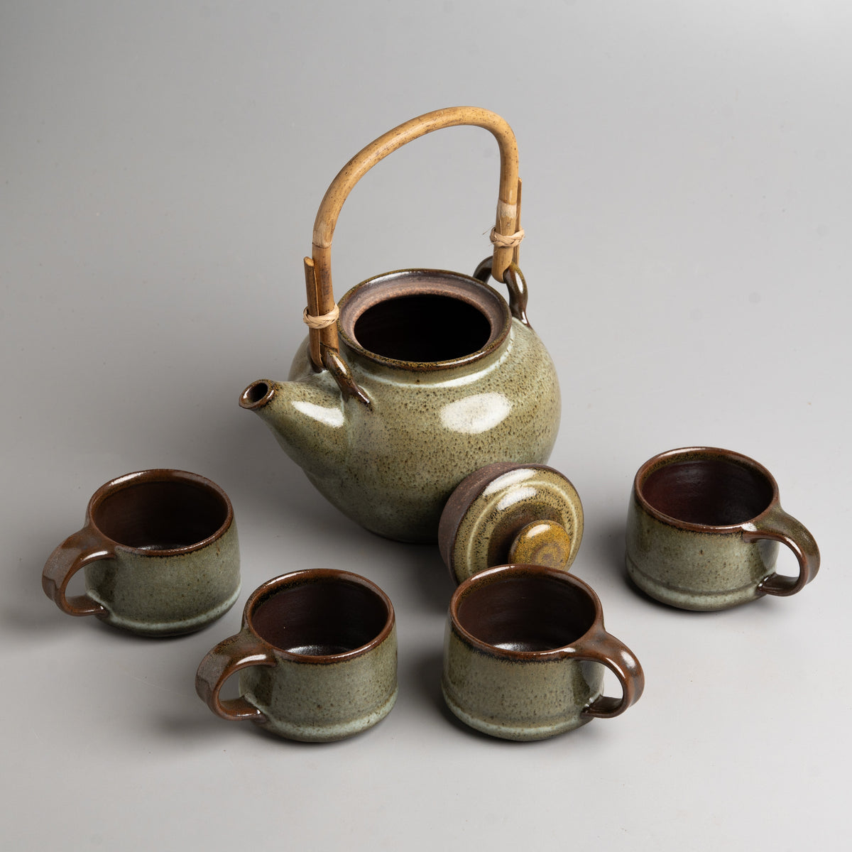 Moss Grove Tea Set