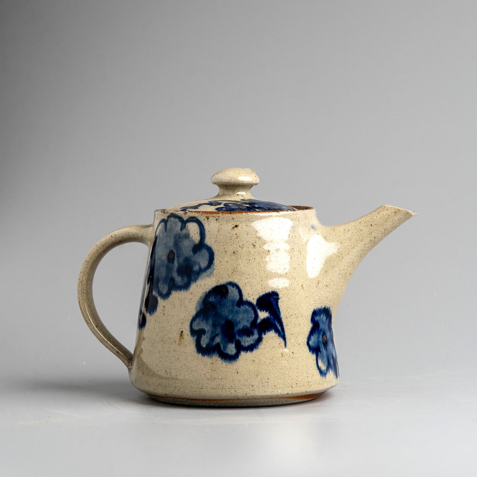 Clay Bloom Kettle