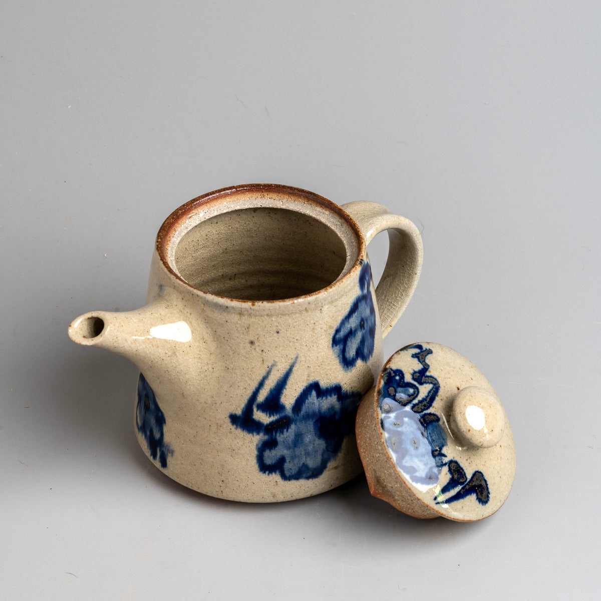 Clay Bloom Kettle
