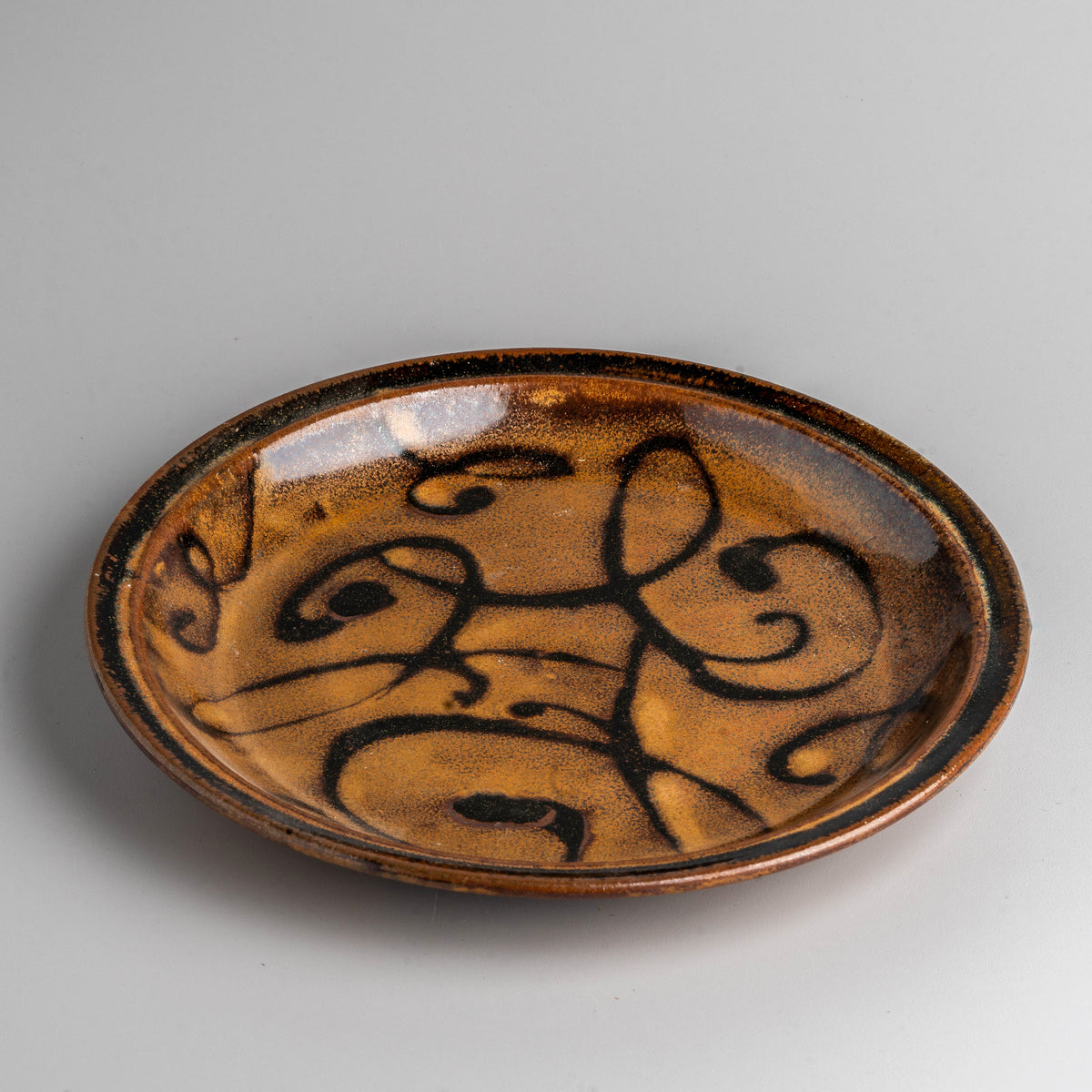 Echoes in Clay Plate